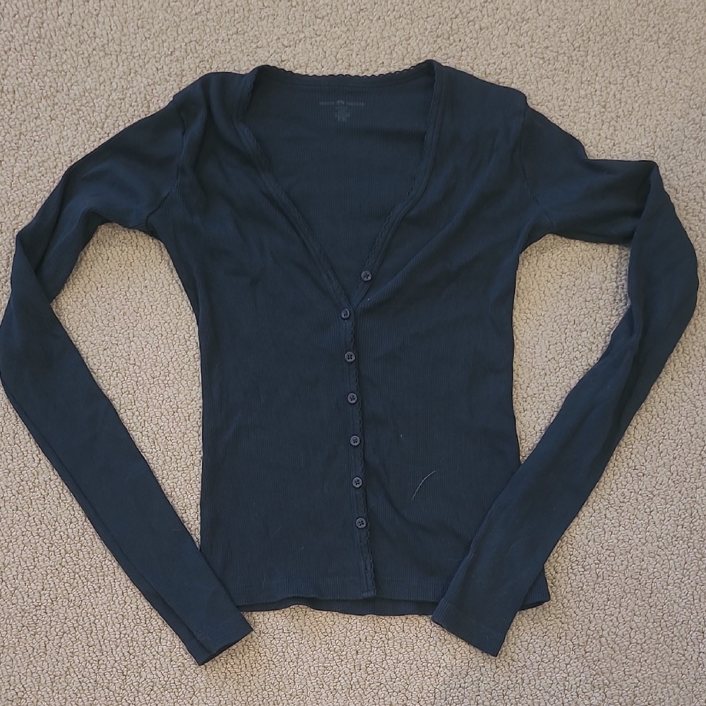 Brandy Melville | Navy Ribbed Top - Picture 2 of 8